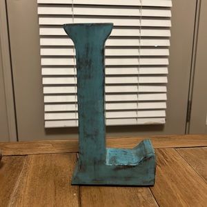 Distressed blue / green L